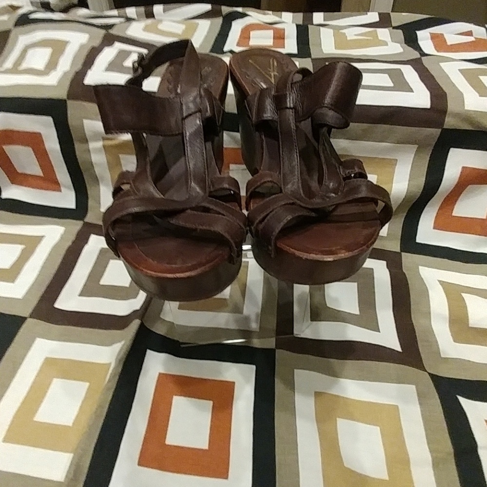 Ladies sandals